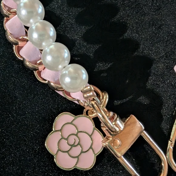 Mobile Phone Chain Accessory - Picture 3 of 6